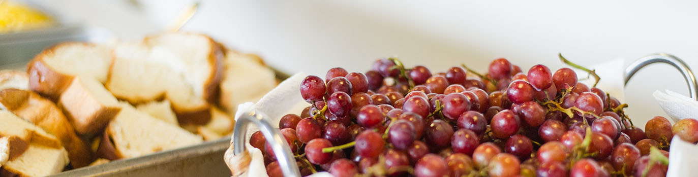 Urban_Ministry_WE_Cafe_Grapes_350 Urban_Ministry_WE_Cafe_Grapes_350